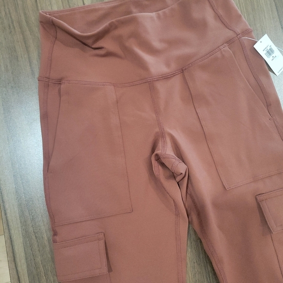 OLD navy High-Waisted PowerPress Cargo 7/8-Length Leggings Size MP - Picture 5 of 10
